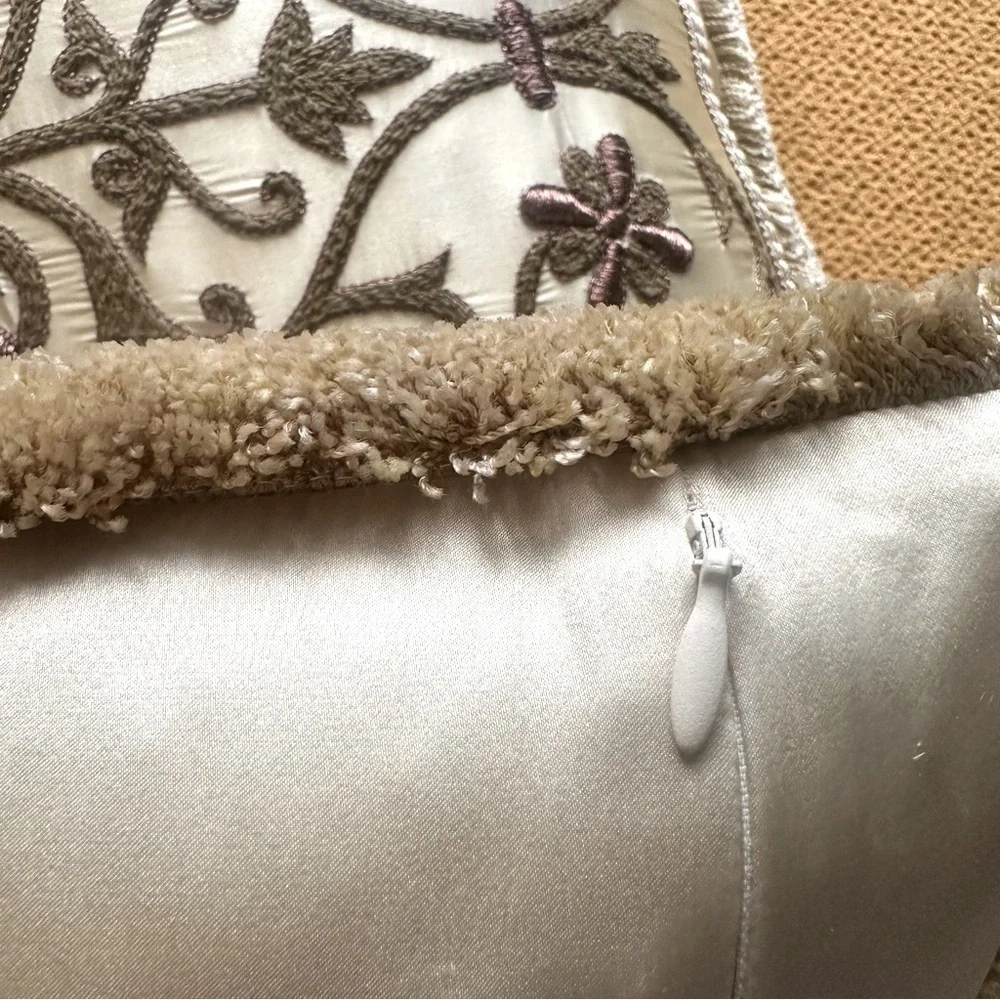 Gerry Nichol, Inc. NY NY Cushions‎ Silk Beaded Handcrafted Aubusson style